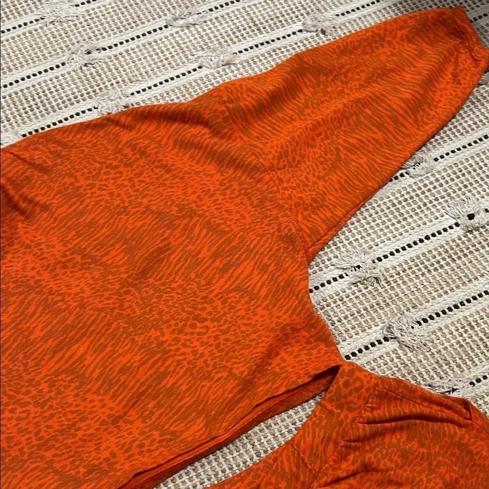 Vibrant Orange Patterned Women's Sweatshirt and Shorts Set - Picture 6 of 8